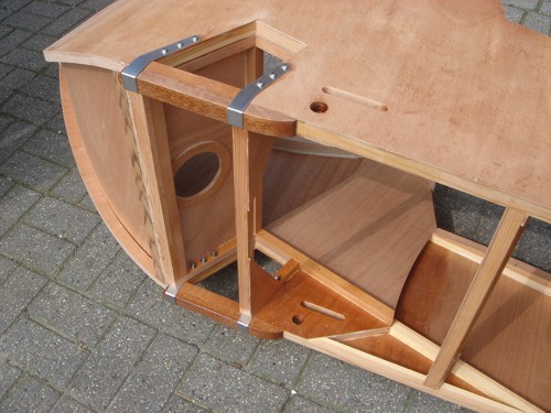 Front section seen from below.